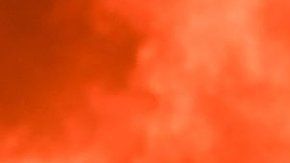 Los bomberos intentan contener los incendios desde el jueves.