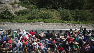 La caravana migrante continúa su travesía por México.