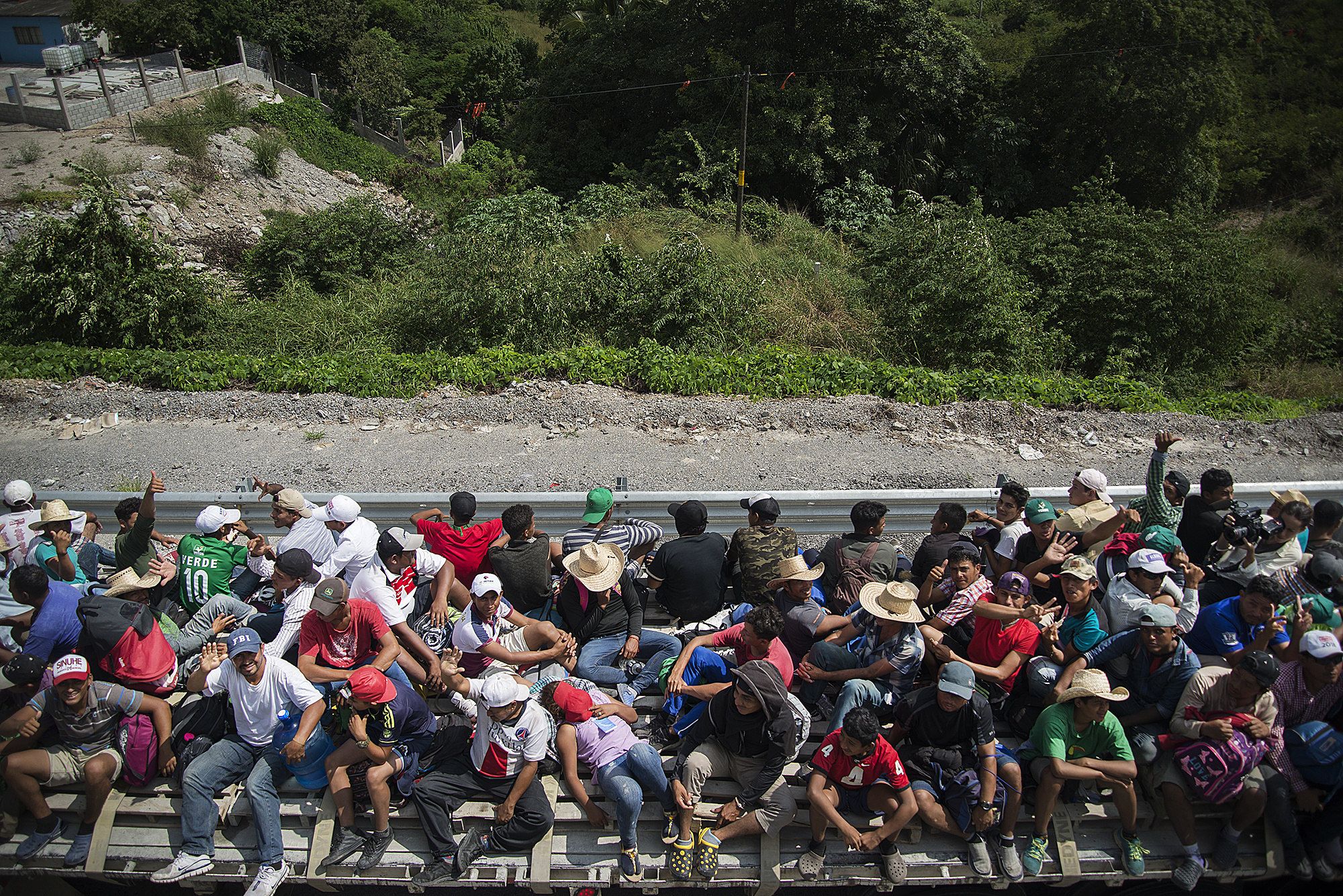 Lady Frijoles de la caravana migrante se cas en Honduras la