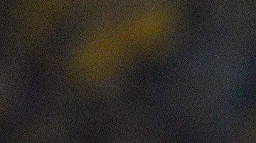 Aquino (i) de Tigres pelea el balón con  Iniestra (d) de Pumas de la UNAM.