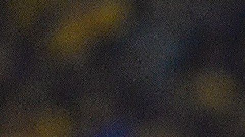 Aquino (i) de Tigres pelea el balón con  Iniestra (d) de Pumas de la UNAM.