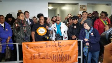 Inquilinos de Brooklyn realizan protesta contra casero casero Barry Hers