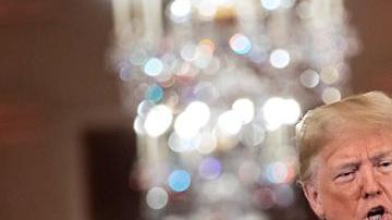 Trump se enfrentó al corresponsal Jim Acosta en la rueda de prensa sobre los resultados de las elecciones.