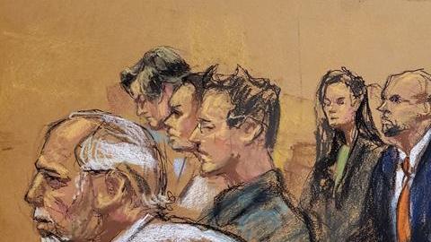 Un dibujo que recrea a Emma Coronel durante el juicio contra su esposo “El Chapo”.