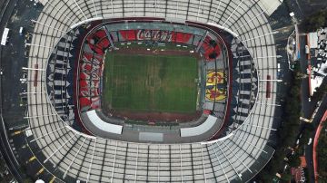 Las pésimas condiciones del estadio Azteca obligaron a la cancelación del juego