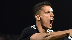 Mauro Icardi de Argentina festeja junto a Eric Lamela su gol frente a la selección de México en Mendoza (Argentina).