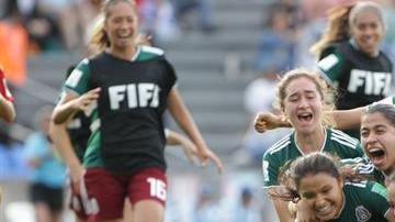 Las jugadoras de México celebran su pase a semifinales de la Copa Mundial Femenina Sub'17 en Uruguay.