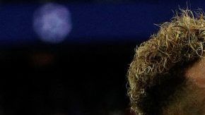 Neymar Jr. del París Saint-Germain fue 'troleado' por una patinadora.