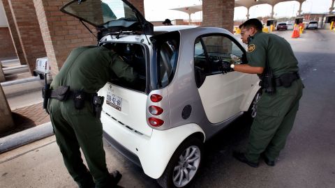 Mira los requisitos para traer tu vehículo no conforme a USA