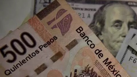 El nuevo presidente de México recibirá un peso volátil.
