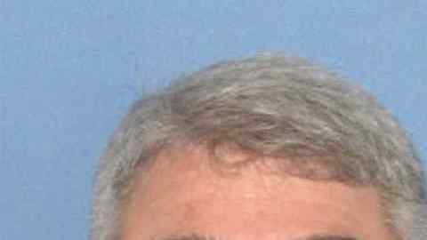 El clérigo enfrenta ocho cargos por abusar de una menor entre agosto y octubre de 2018.