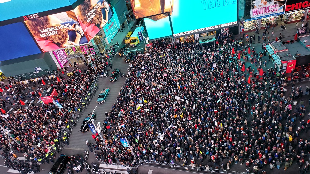 Times Square durante la protesta. Twitter