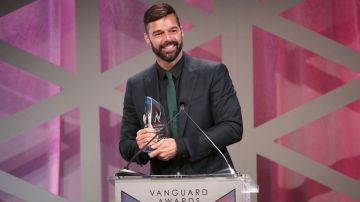 Ricky Martin aceptando el Vanguard Award en el 2018