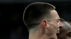 El mexicano Javier Hernández festeja el cuarto gol del West Ham ante el Burnley FC. (Foto: Marc Atkins/Getty Images)