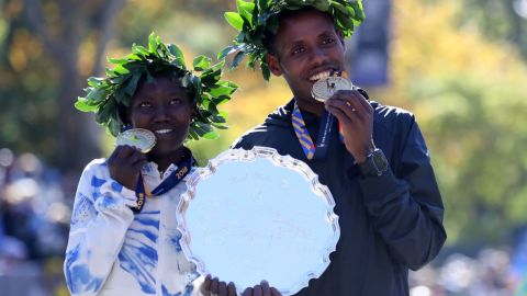 Mary Keitany y Lelisa Desisa, ganadores Maratón de NYC. Elsa/Getty Images