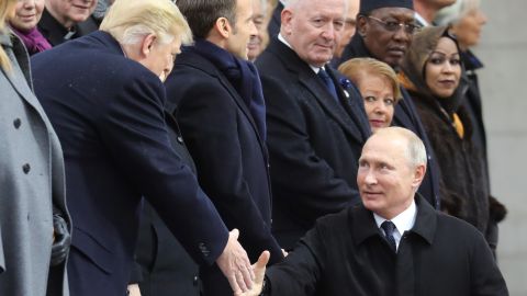 Donald Trump y Vladimir Putin coincidieron en Francia a principios de noviembre.