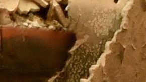 Forenses buscan restos humanos en las ruinas de Paradise.