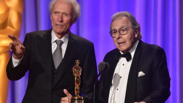Clint Eastwood presentó al ganador argentino Lalo Schifrin.