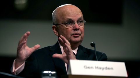 El general retirado Michael Hayden.