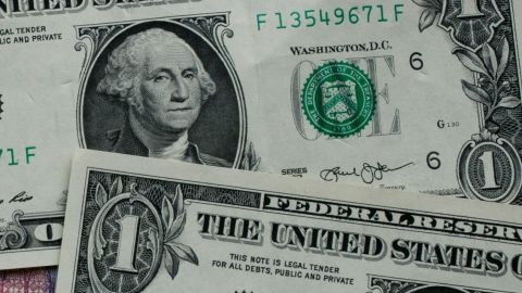 El dólar mantuvo su fortaleza frente al peso mexicano.