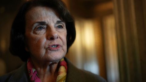 La senadora Dianne Feinstein, en la curul desde 1992.