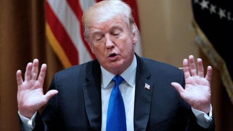 Trump apela a los más bajo con el fin de conseguir votos