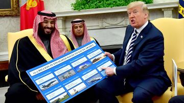El presidente Trump destacó la venta de equipo militar a Arabia Saudita.