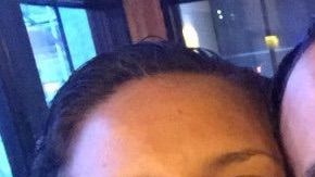 Hugo Mejía logró reunirse con su esposa Yadira y sus hijos después de ser liberado por el Servicio de Migración y Aduanas (ICE) dos días antes de Acción de Gracias. (Araceli Martinez/La Opinión).