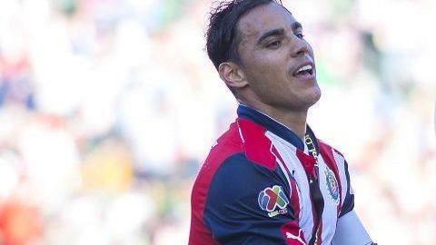 Omar Bravo, emblema de las Chivas Rayadas del Guadalajara y del fútbol mexicano, dijo adiós a las canchas.
