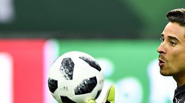 El portero mexicano Guillermo Ochoa es considerado por Marca entre los mejores del mundo.
