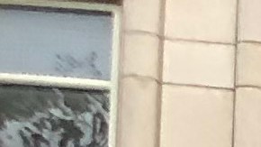 Equipos de prensa en las afueras de la Corte Federal de Brooklyn durante el primer día del juicio contra El Chapo.