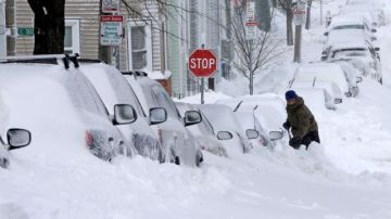 El invierno llega con fuertes nevada que pudieran afectar la habilidad de tu auto para moverse