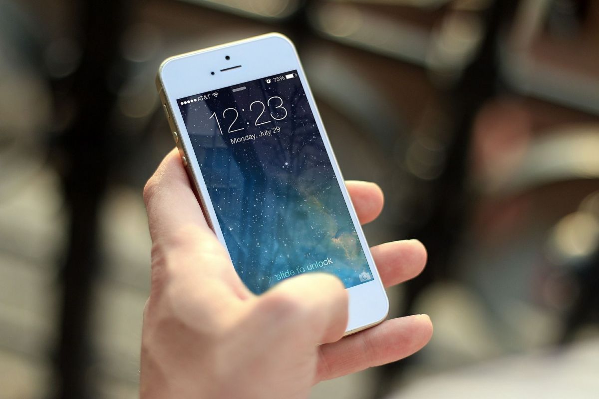 Encontraron “smartphone” de más de 1000 años de antigüedad con inscripciones en árabe y hebreo