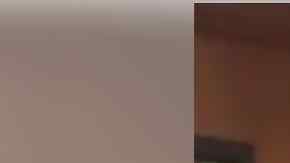 La grabación muestra muestra a un estudiante golpeando a una maestra de la preparatoria Frederick Douglass en Baltimore.