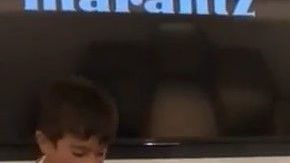 Los hijos de Messi se divierten y su papá los presume.