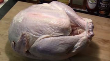 Esta receta de pavo es la sensación en Internet y no precisamente por su practicidad.