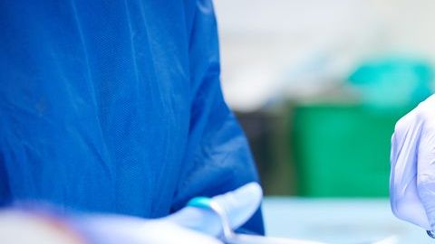 La paciente comenzó a recordar lo vivido dentro del quirófano.