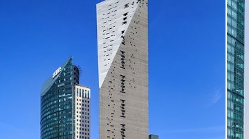 El edificio está ubicado en la principal avenida de la Ciudad de México.