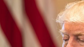 Trump divulgó el estudio el "Black Friday" esperando que fuera omitido por la prensa