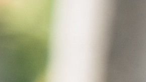 MIA17. MIAMI (FL, EE.UU.), 06/11/2018.- Grupos de personas asisten a votar hoy, martes 6 de noviembre de 2018, en un colegio electoral de Miami Beach, Florida (EE.UU.). Los ciudadanos de Florida votan hoy en las elecciones intermedias que más interés han despertado en las últimas décadas, marcadas por una alta participación en la votación adelantada y con la atención puesta en la gobernación, que puede volver a manos del Partido Demócrata por primera vez desde 1999. Alrededor de un 38 % de los más de 13,2 millones de ciudadanos registrados para votar en este estado ya han sufragado por correo o por adelantado, y los partidos mayoritarios esperan que la participación también sea récord en la jornada electoral de hoy. EFE/Giorgio Viera