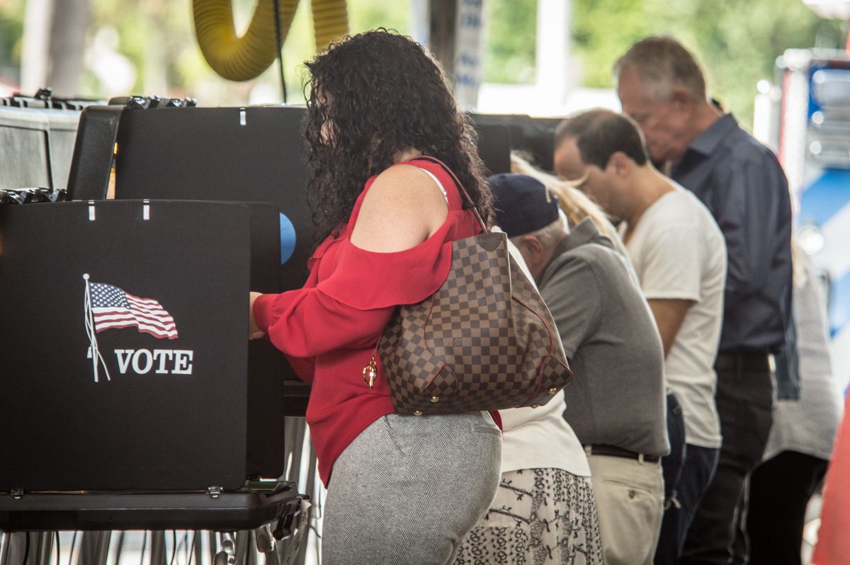 Los votantes de Florida dijeron sí a la propuesta para restaurar el voto a ex encarcelados.