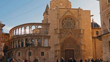 Se cree que el Santo Grial está en la Catedral de Valencia.