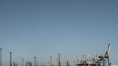 La ley marcial está vigente en las regiones que limitan con Rusia.