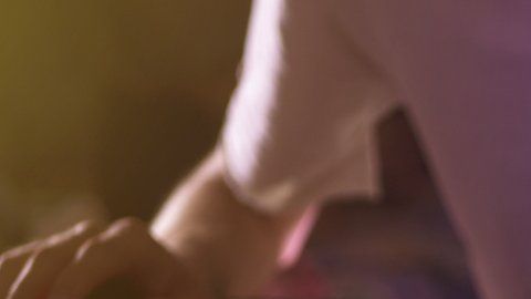 La policía australiana dice que la mujer no sufrió lesiones graves.