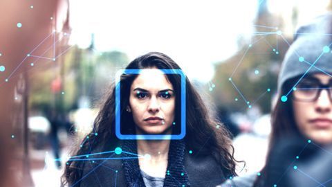 La policía de Londres prueba un sistema de reconocimiento facial en las calles.