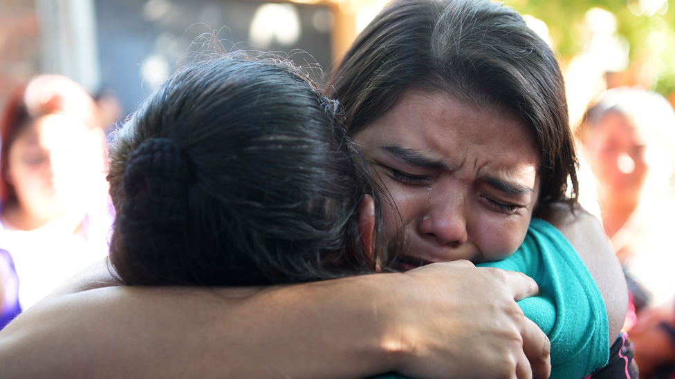 Liberan a salvadoreña acusada de intento de homicidio del bebé que tuvo producto de una violación