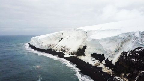 Sólo es posible llegar a la isla Bouvet en helicóptero.