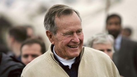 George HW Bush mantuvo su identidad secreta durante diez años.
