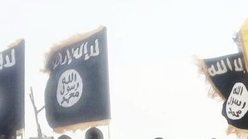 EI todavía tiene cuenta con miles de hombres en Siria y otras partes del mundo.