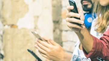 Las aplicaciones Screen Time y Digital Wellbeing quieren ayudarte a saber con qué frecuencia miras tu dispositivos.